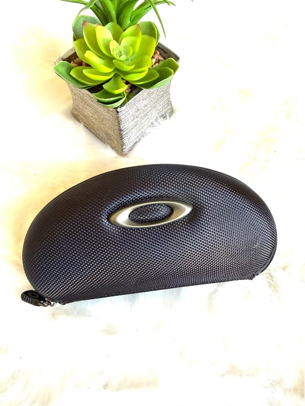 Oakley Hard Shell Sunglasses Case - Black Textured Finish